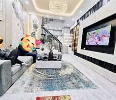sale of ngoc lam house, 400 million off, 38m² house, only 6.3 billion - car parked nearby, full amenities