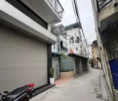 sale of ngoc lam house - thong lane, near cars, near market, area 40m 4t - 4 bedroom - high price 7t