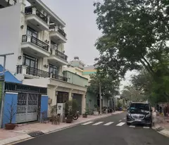 sale of phu dinh river resettlement house, ward 16, district 8 of the company