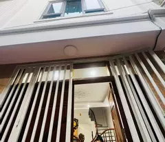 sale of residential house built in phu dien 30m2x4 floors, near school near market, price only 4.25 billion