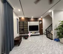 sale of residential house built in phung town, 32m, 4 floors 3.65 billion, car sleeping in the house