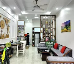 sell ly! hong tien house, body 47m2, 5 floors, full furnished, high tri, car parking right at the house