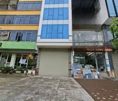 selling 100 m of ready land 3-story house (old) xuan la, tay ho, sidewalk, business, oto avoidance. price; 45 billion