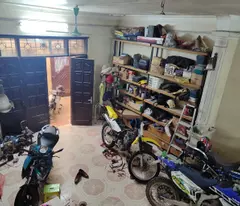 selling 102m to give to a car dealership on hoang mai street