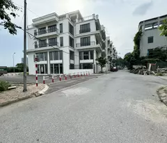 selling 104.8m2 corner apartment of shophouse metropolitan - trau quy. central location, gia lam core area