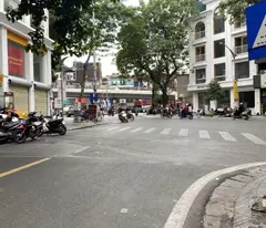 selling 120m on mai hac de street to give away to mrs. trung's house