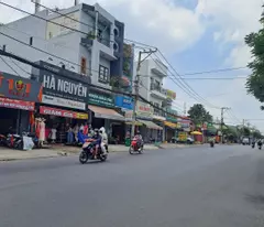 selling 12x40m front house for 32.5 billion duong thi muoi street