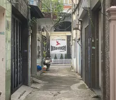 selling 13m long house - 3m pine alley - a few steps to the front - only 3.2 billion