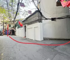 selling 140 square meters of truong chinh to give away a car to avoid doing business