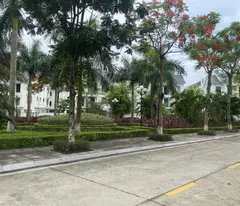 selling 160m2 villa in area a geleximco, beautiful house, good price, good location for business and living.