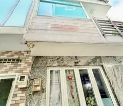 selling 2 houses in alley 181 au duong lan, chanh hung ward (p3q8)
