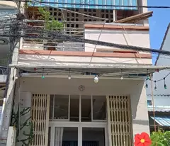 selling 2-storey house, no hau, 5.5m, le huu trac, son tra, da nang. gia loc guest