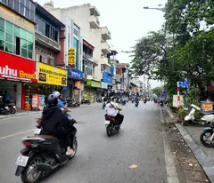 selling 212m on bach mai street to give away mrs. trung's house