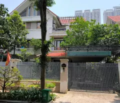 selling 250m2 5-storey villa in bac ha urban area, to huu, nice location, original owner's red book