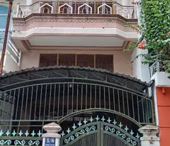 selling 3-storey car alley house for only 3.9 billion