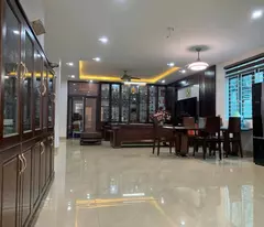 selling 304m2 of land with a free 3-floor house newly constructed 2 years main axis quang trung, dong ve ward