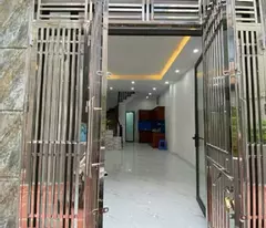 selling 30m2 5-storey house near vinhomes smart city, military museum