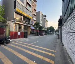 selling 34.5m2, free space 20m2, 4-level house on mai phuc street. right at the market, cc hope, sunshine and vinschool