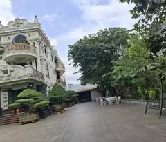 selling 4-storey front house 23x55m price 44 billion 12m street nguyen anh thu