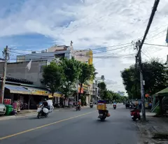 selling 4-storey front house 5x10m price 9.9 billion duong thi muoi street
