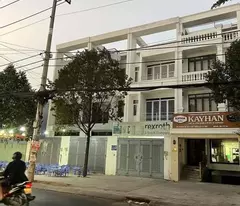 selling 4-storey front house 5x32m price 14.95 billion nguyen thi bup street