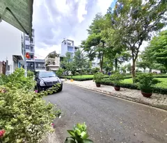 selling 4-storey front house in bong sao, 8m wide right at the park lh-0931172218