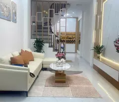 selling 4-storey house 40m², 4 bedrooms, 4 bathrooms, hoang mai - 6.9 billion, red book from owner