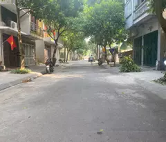 selling 4-storey house of 60m2, resettlement in lo village, thuong thanh, long bien.