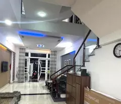 selling 4-storey house with 4 bedrooms near the airport, da nang