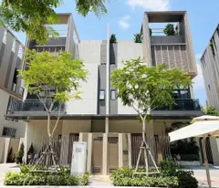selling 4-storey semi-detached villa with land area 242m2 (10x16), sycamore the orchard capitaland only 14.5 billion.