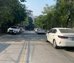 selling 4-storey townhouse in van quan ha dong with car through trader mt4m for 7 billion