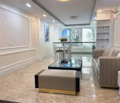 selling 40m2 of ngoc thuy, 5 floors, frontage 4.9, price 5.3 billion, corner lot of car alley.