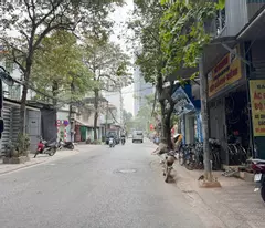 selling 48.5m2 3-storey house facing duc giang street, long bien. right next to the cultural house and preschool