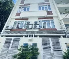 selling 5-storey chdv, 8m wide, revenue 55 million, 8m wide plastic alley through d2 extension 17.6 billion