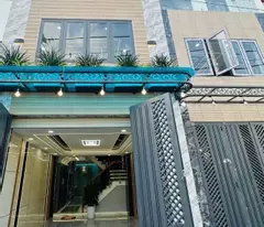 selling 5-storey house in district 12, 56m2, 4 bedrooms, pink book, vuon lai, an phu dong. price 7.3 billion, nice location, convenient