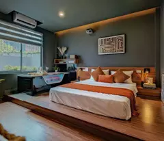 selling 6-storey house with 9 bedrooms, elevator - giang vo, dong da - 20.6 billion - golden location