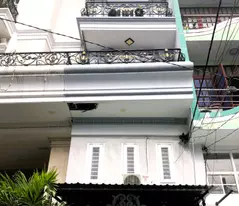 selling 6-storey vip house on le van sy district 3, 46m2, tn 50 million/month - 12.9 billion. 8m car alley, very good cash flow.