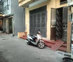 selling 60m yen to give away a corner house with thong hoang mai car