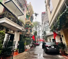 selling 67m of lang yen street, house with car subdivision, avoid going to trung's house