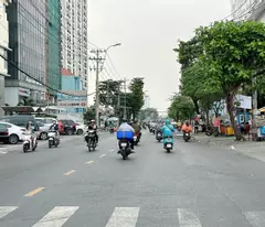 selling 7-storey chdv xo viet nghe tinh hxt machine, width 6m, 120m2, 27 bedrooms, area 120 million, nearly 35 billion university.