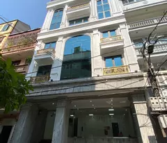 selling 8-storey building in yen hoa residential area area 118m2 mt 10.5m. price 42 billion