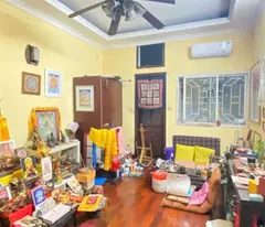 selling 80m le thanh nghi to give away a house 80m away from the street to two ladies