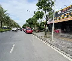 selling 88.05m2 of land and giving away a 1.5-storey house for rent on dao dinh luyen street opposite vinhomes