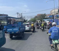 selling 8x17m frontage for 13.5 billion nguyen anh thu street