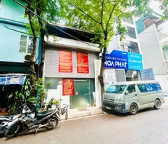 selling 92m lanh nam, giving away a corner house with many cars to avoid hoang mai