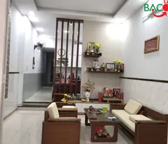 selling a 100m2 house with car space in phuong tan hiep family area