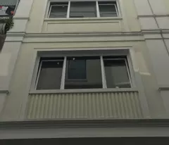 selling a 3-storey 1-story house with red book in the center of yen bai city