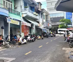selling a 3-storey house on dao duy tu main street - near thong nhat - separate pink book