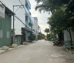selling a 3-storey house with 2 car alleys on thanh loc street, district 12, area 70m2, 3 bedrooms, pink book handed over - price