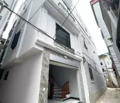 selling a 39m2 corner apartment with 5 floors next to 422 tan lap street, dan phuong. 380m to vinhomes wonder city